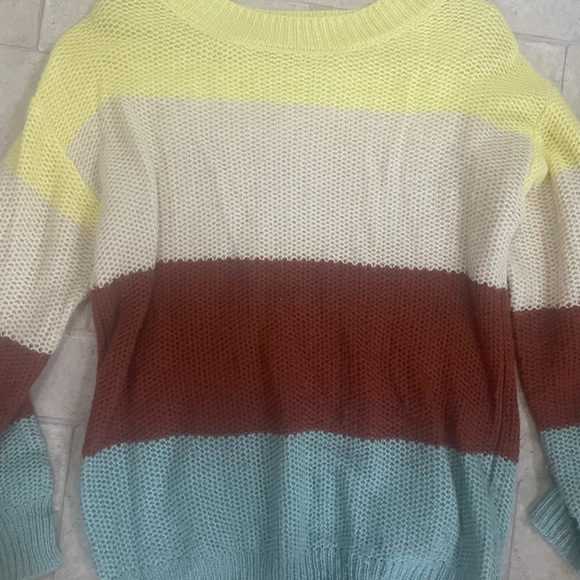 Sweater size small. Great condition - Picture 1 of 1